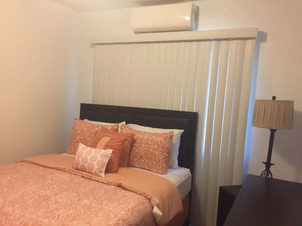 Beautiful 2 Bedroom 1 Bath Тамунинг Екстериор снимка